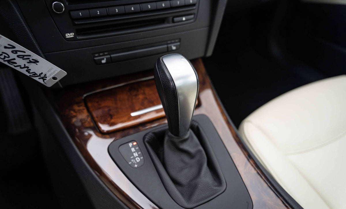 Manson-schimbator-viteze-din-piele-pentru-BMW-E90-E91-E92-Negru-exemplu-auto